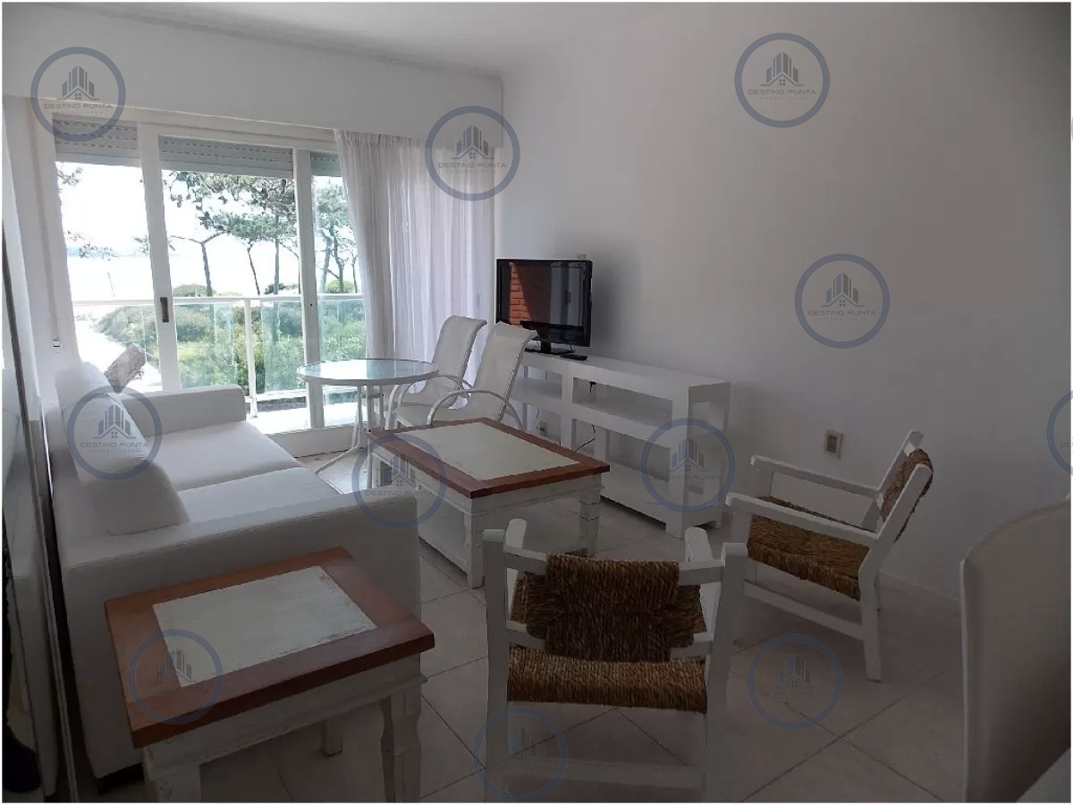Apartamento ID.3042 - Apartamento de  2 Dormitorios frente a Playa Mansa