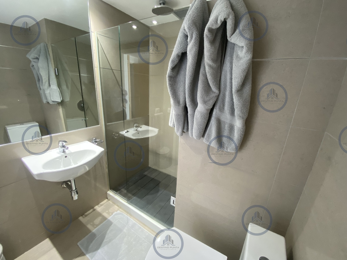 Apartamento ID.2533 - Apartamento en Venta y Alquiler, Mansa, Punta del Este, 3 Dormitorios