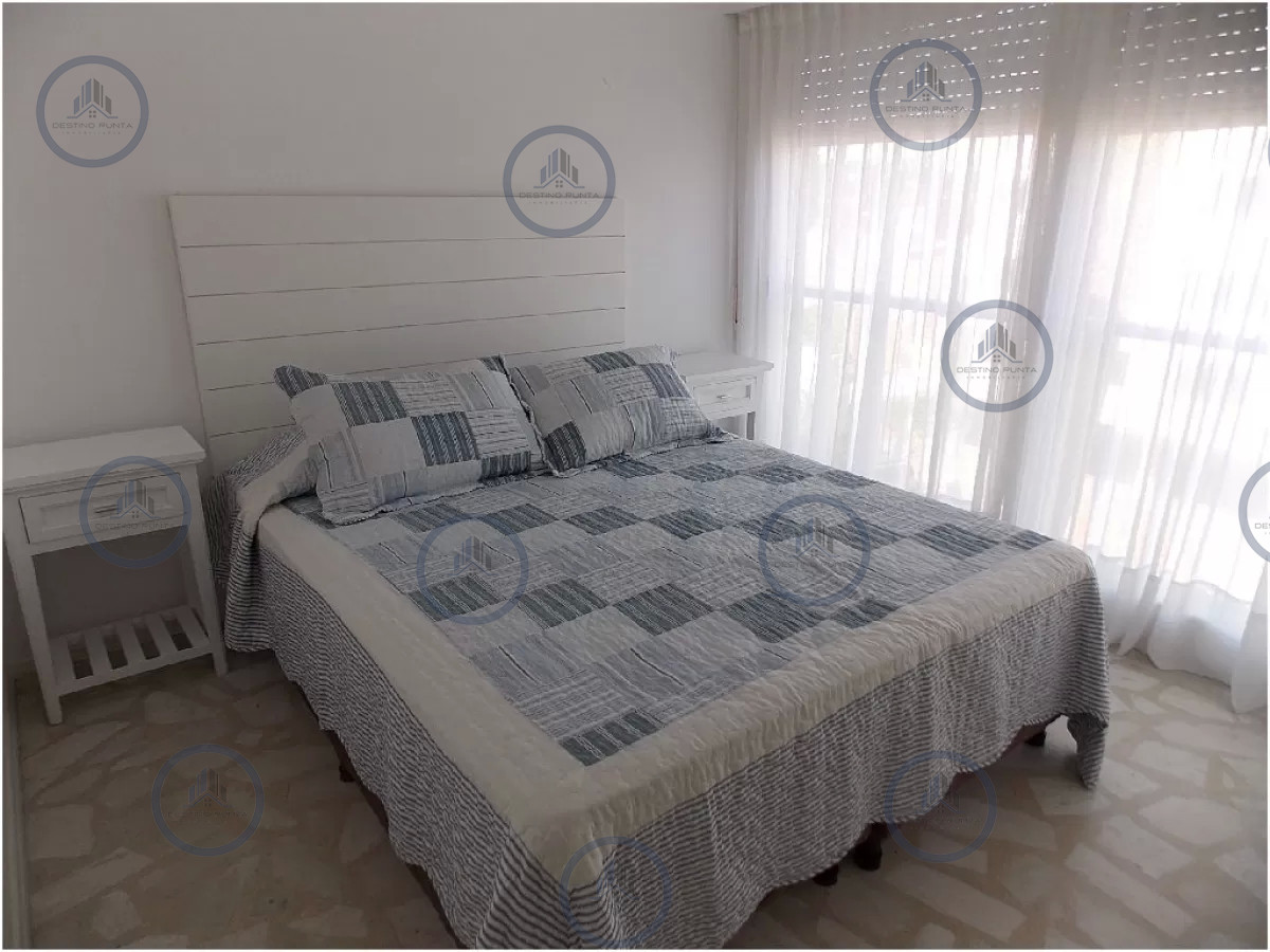 Apartamento ID.3042 - Apartamento de  2 Dormitorios frente a Playa Mansa