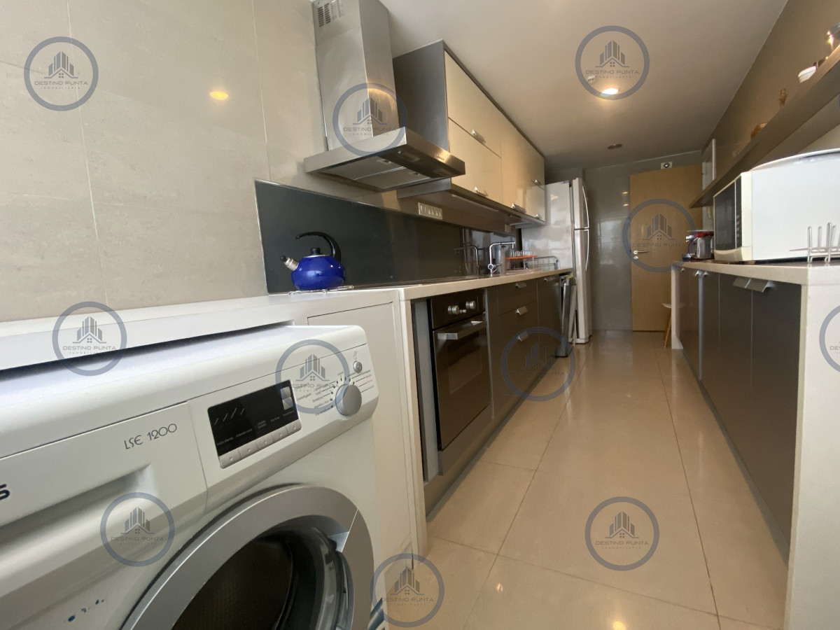 Apartamento ID.2533 - Apartamento en Venta y Alquiler, Mansa, Punta del Este, 3 Dormitorios