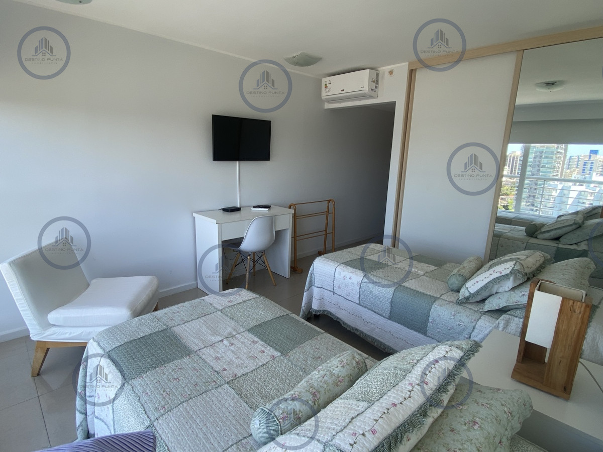 Apartamento ID.2533 - Apartamento en Venta y Alquiler, Mansa, Punta del Este, 3 Dormitorios
