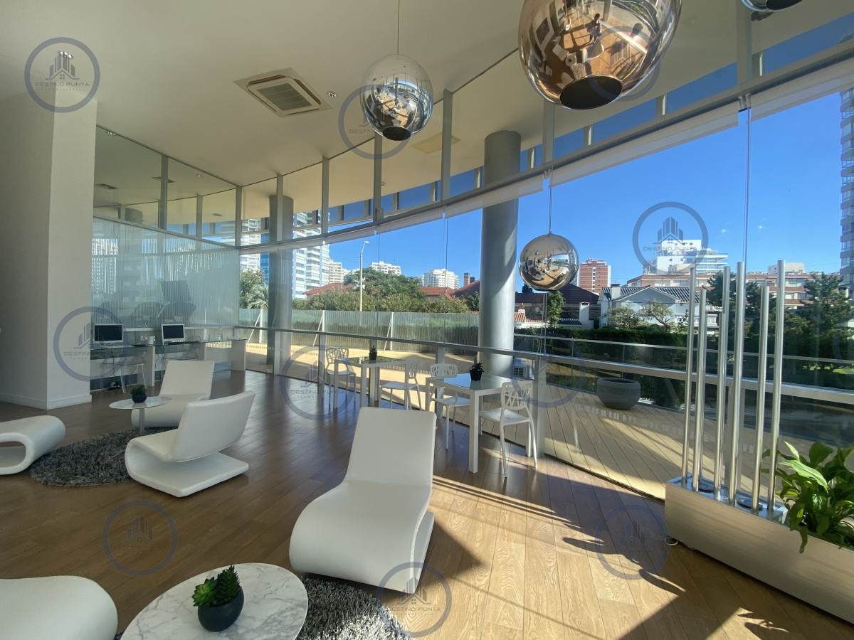 Apartamento ID.2533 - Apartamento en Venta y Alquiler, Mansa, Punta del Este, 3 Dormitorios