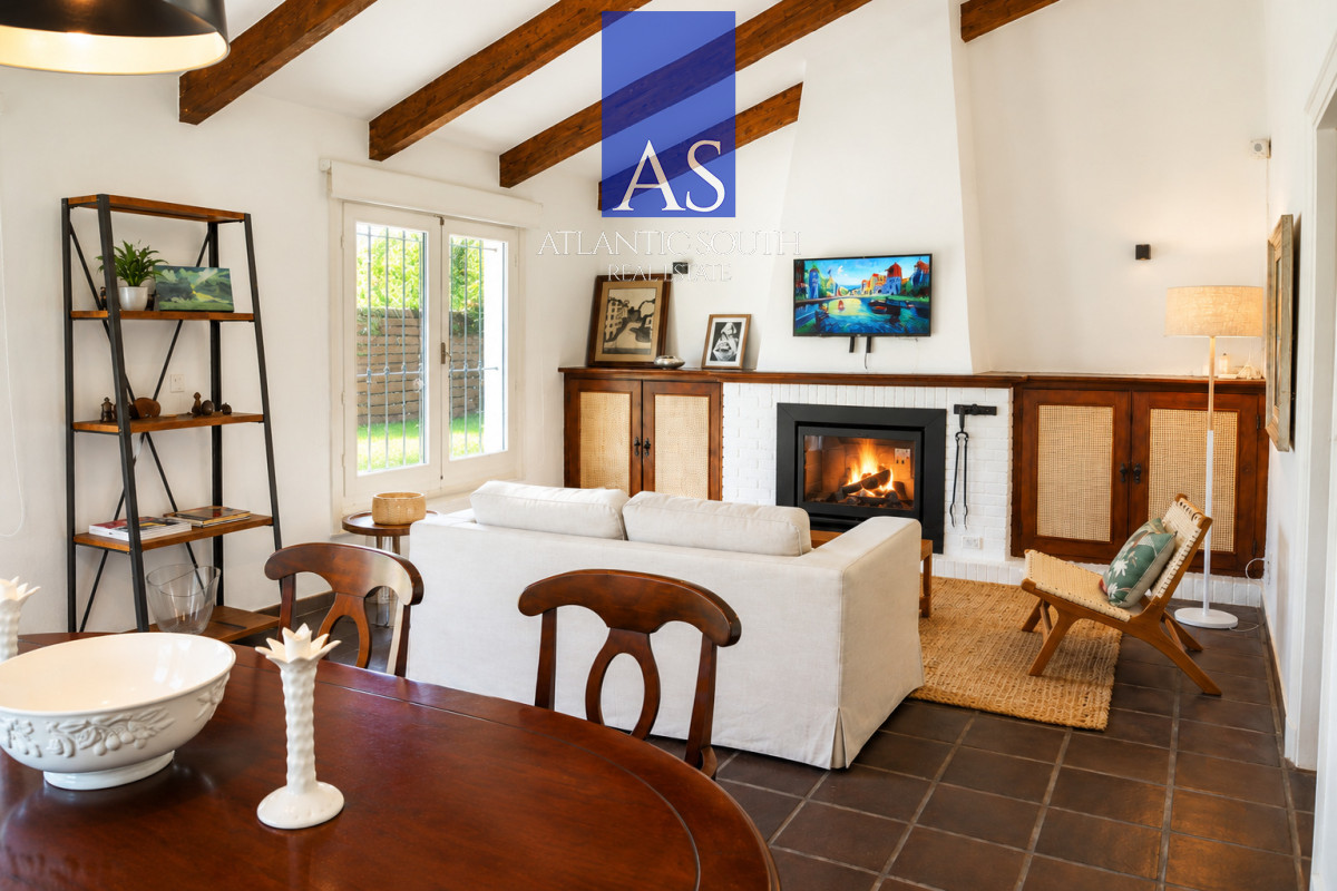 Casa ID.4689 - Casa 3 dormitorios semi reciclada a pasos del mar Playa Mansa Punta del Este