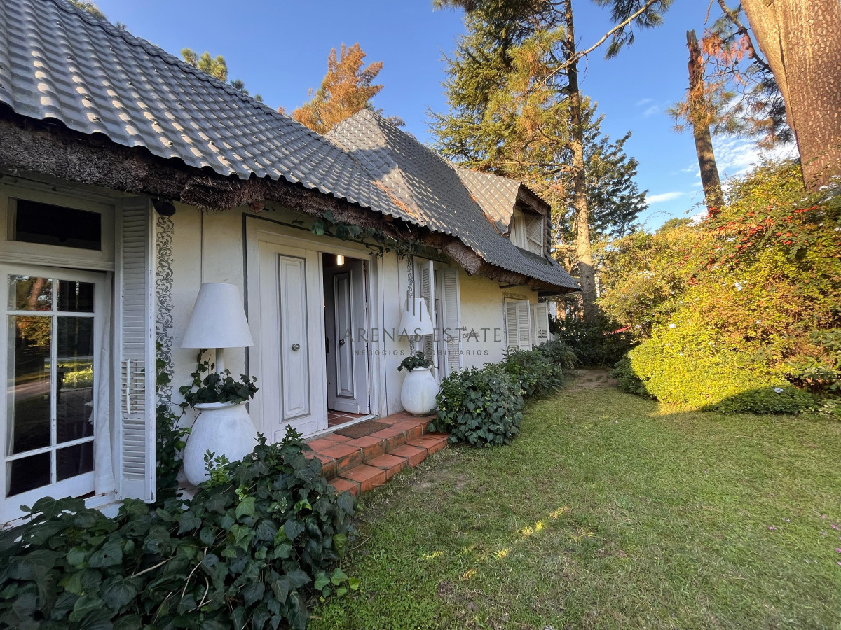 Casa ID.4261 - Oportunidad Casa 4 dormitorios en Pinares 