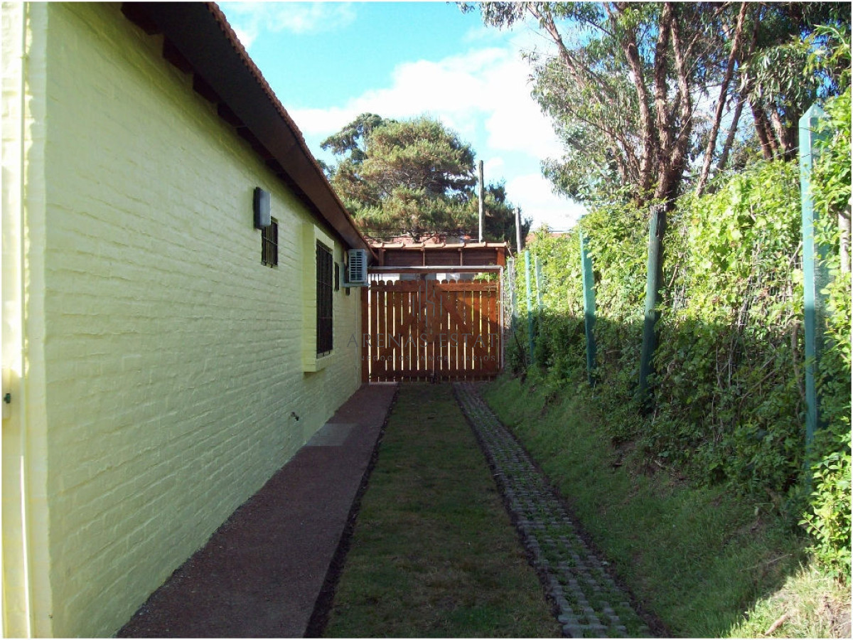 Casa ID.2099 - Casa en Venta y Alquiler, Mansa, Punta del Este, 4 Dormitorios.