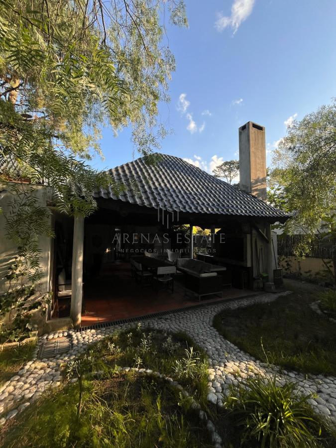 Casa ID.4261 - Oportunidad Casa 4 dormitorios en Pinares 