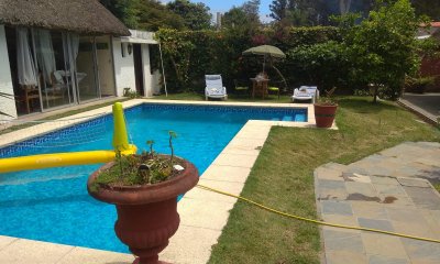 Casa en Venta y Alquiler, Pinares, Punta del Este, 4 Dormitorios.
