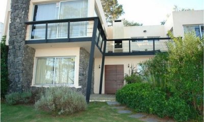 Casa en Alquiler, Montoya, La Barra, 5 Dormitorios.