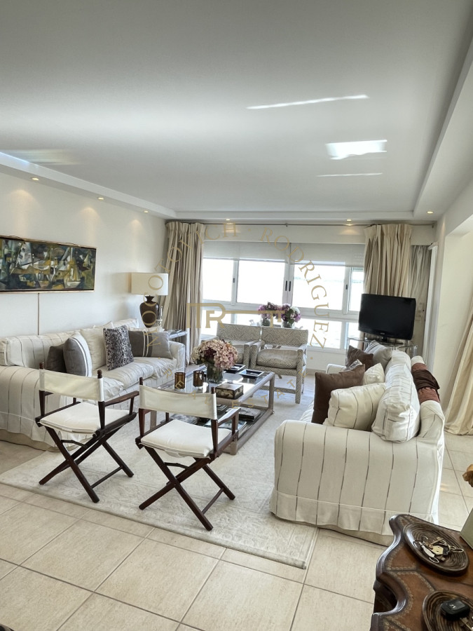 Apartamento ID.2904 - Apartamento en Venta , Mansa, Punta del Este, 3 Dormitorios.