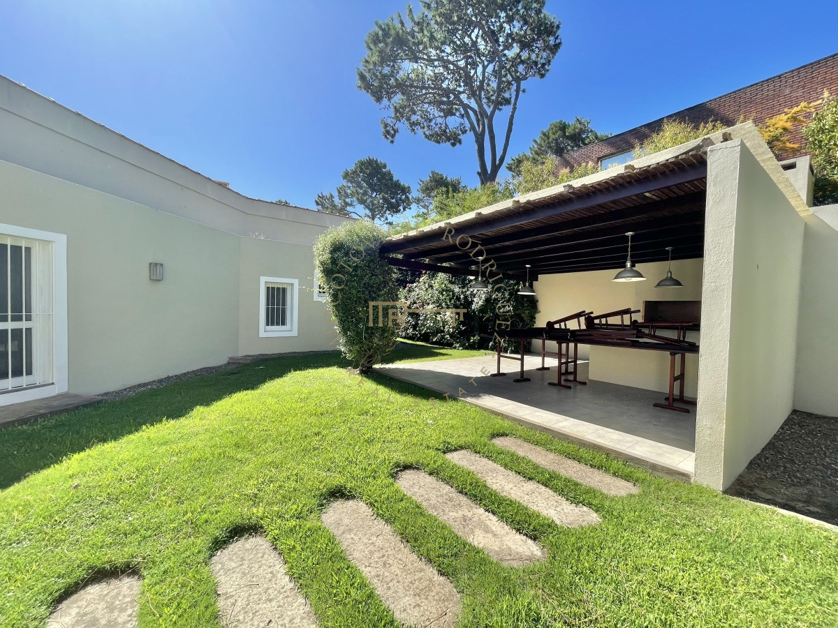Casa ID.1212 - Casa en Venta y Alquiler en Punta del Este
