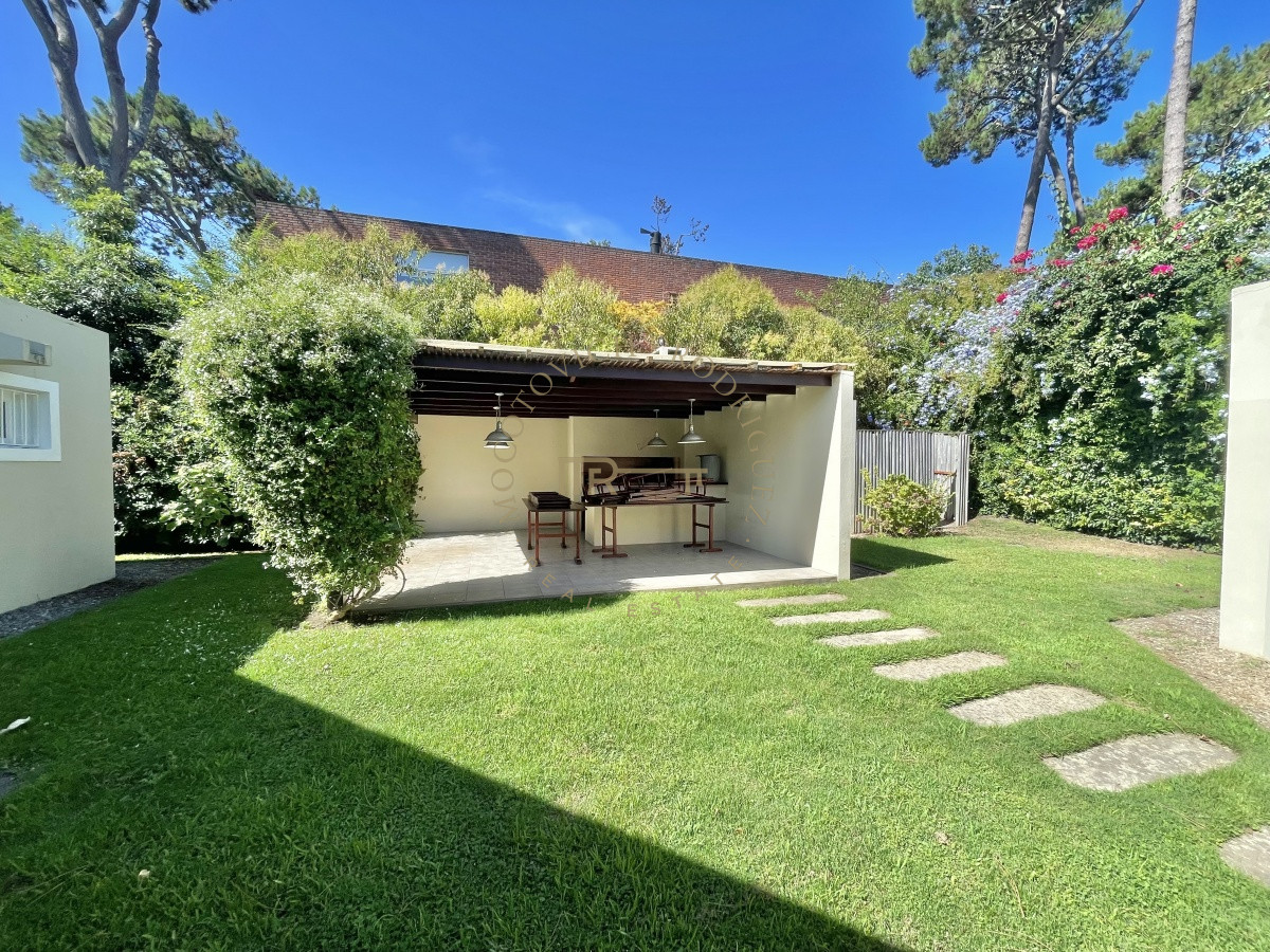 Casa ID.1212 - Casa en Venta y Alquiler en Punta del Este