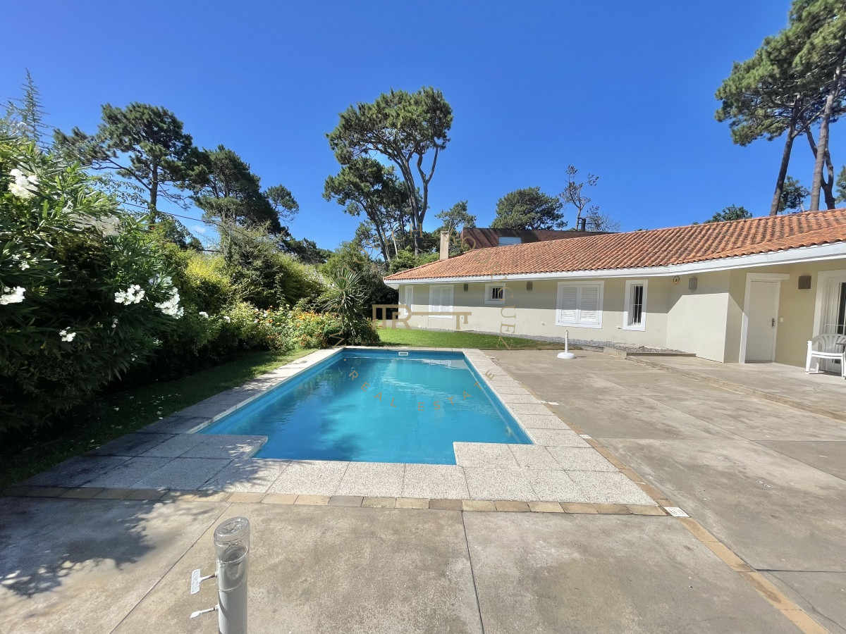 Casa ID.1212 - Casa en Venta y Alquiler en Punta del Este