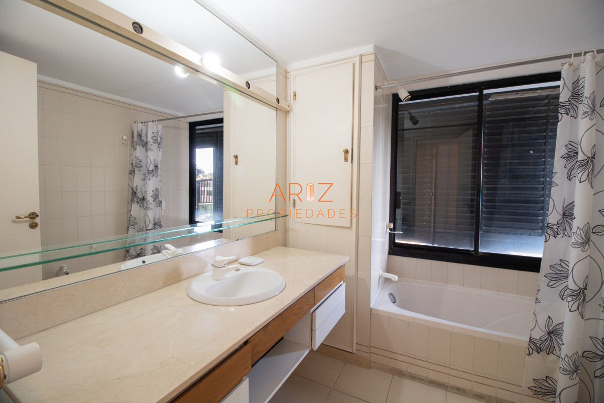 Apartamento ID.309 - VENDO APARTAMENTO 3 DORMITORIOS PUERTO PUNTA DEL ESTE EXCLUSIVO