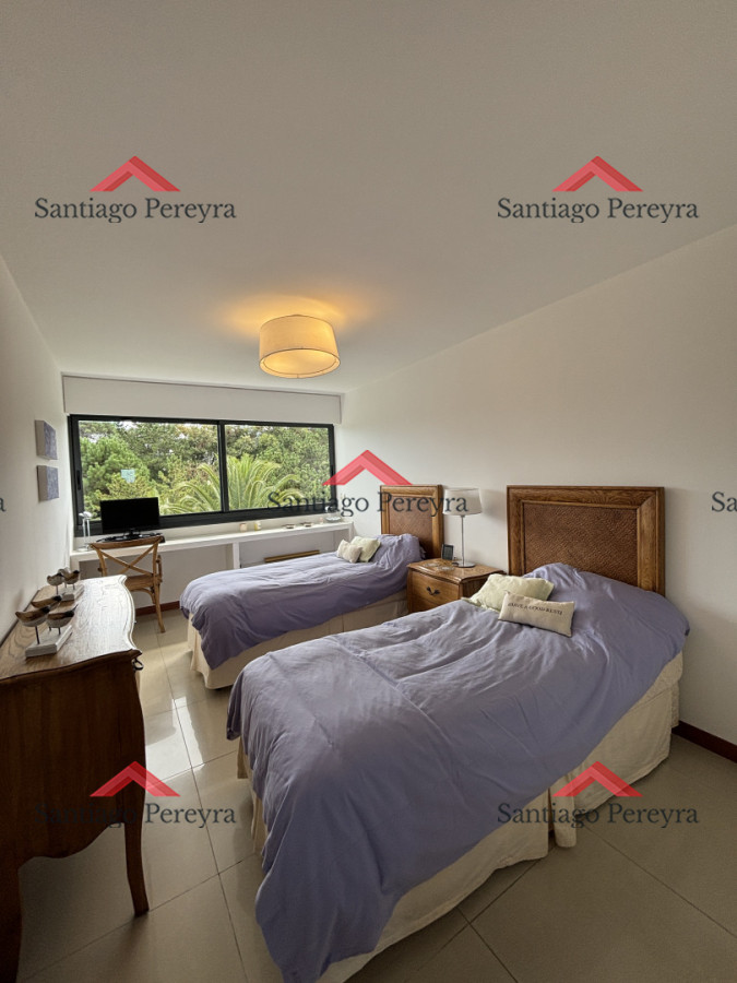 Apartamento ID.7962 - Apartamento en Venta y Alquiler, Brava, Punta del Este, 3 Dormitorios.