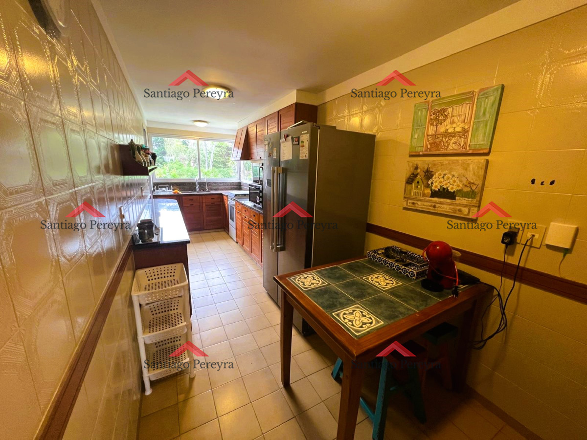 Apartamento ID.12975 - Apartamento en Venta y Alquiler, Brava, Punta del Este, 3 Dormitorios.