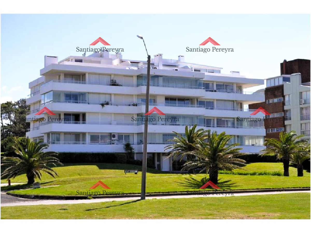 Apartamento ID.12975 - Apartamento en Venta y Alquiler, Brava, Punta del Este, 3 Dormitorios.