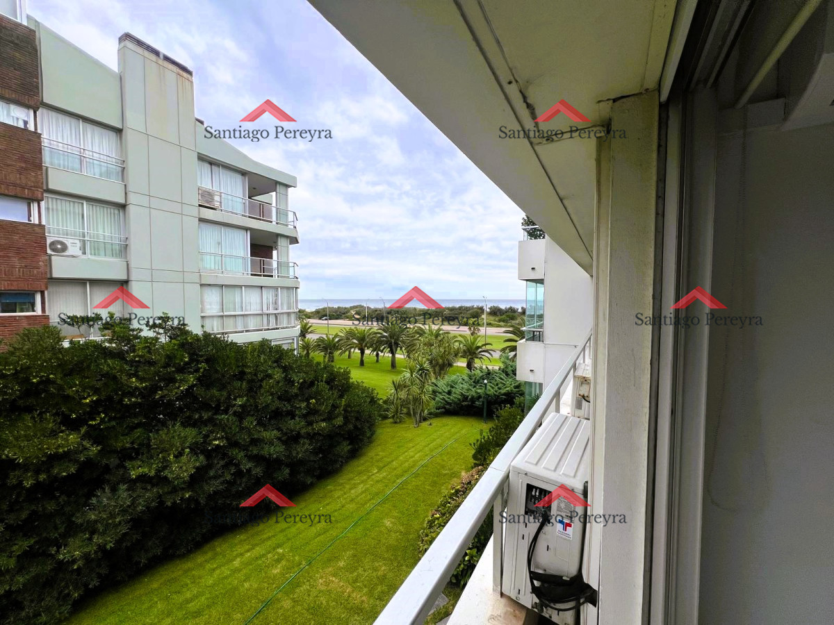 Apartamento ID.12975 - Apartamento en Venta y Alquiler, Brava, Punta del Este, 3 Dormitorios.