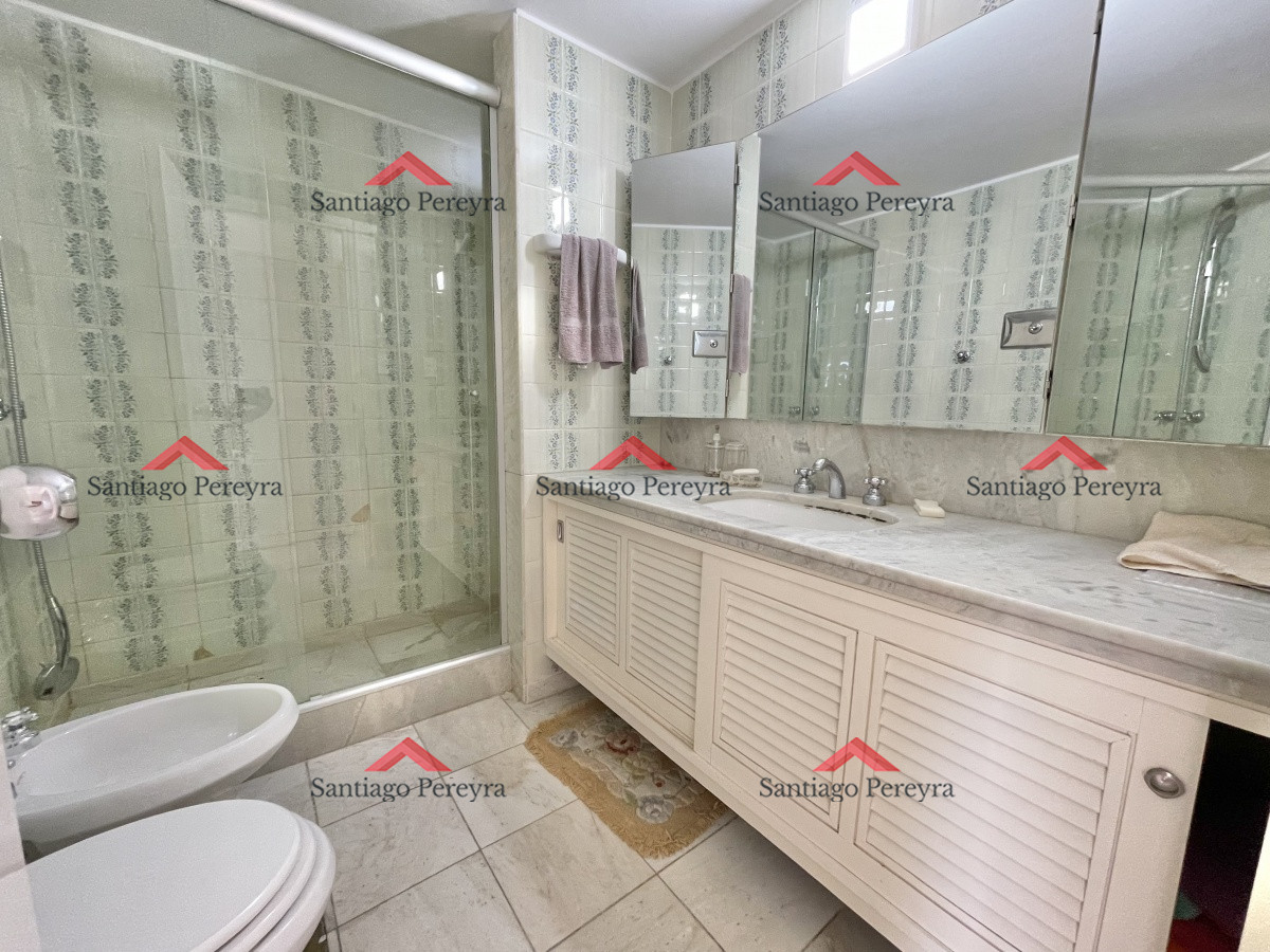 Apartamento ID.13357 - Apartamento en Venta y Alquiler, Mansa, Punta del Este, 3 Dormitorios.
