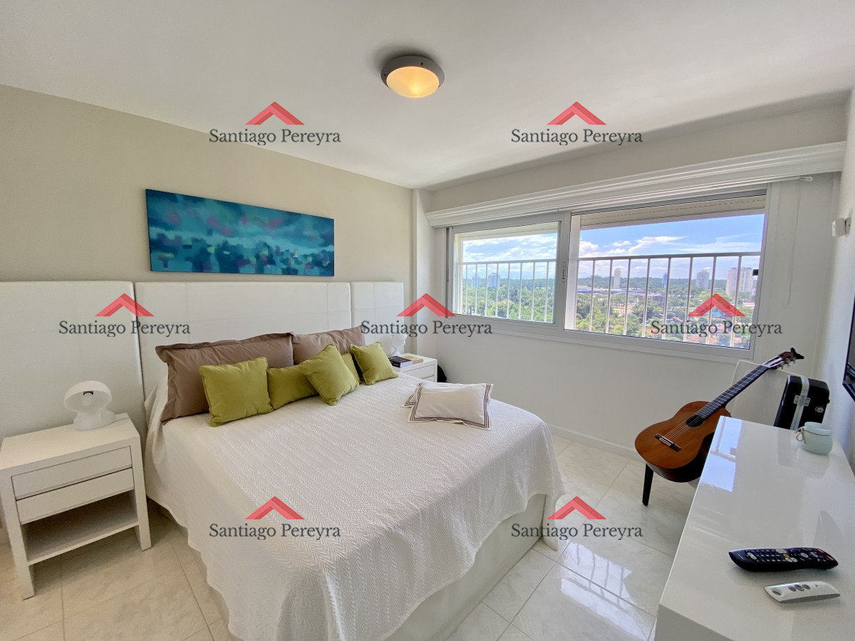 Apartamento ID.8115 - Apartamento en Venta y Alquiler, Mansa, Punta del Este, 4 Dormitorios.