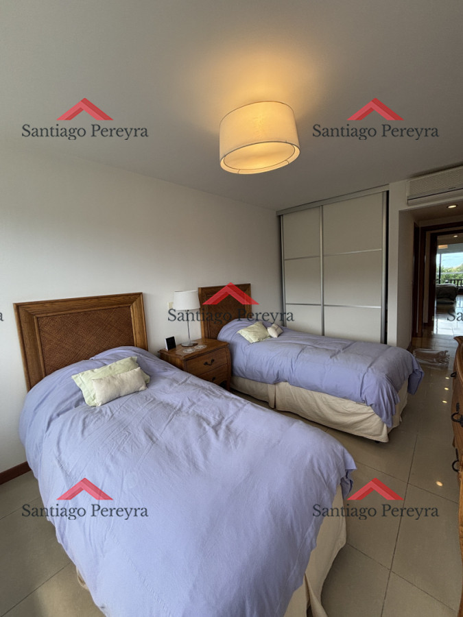 Apartamento ID.7962 - Apartamento en Venta y Alquiler, Brava, Punta del Este, 3 Dormitorios.