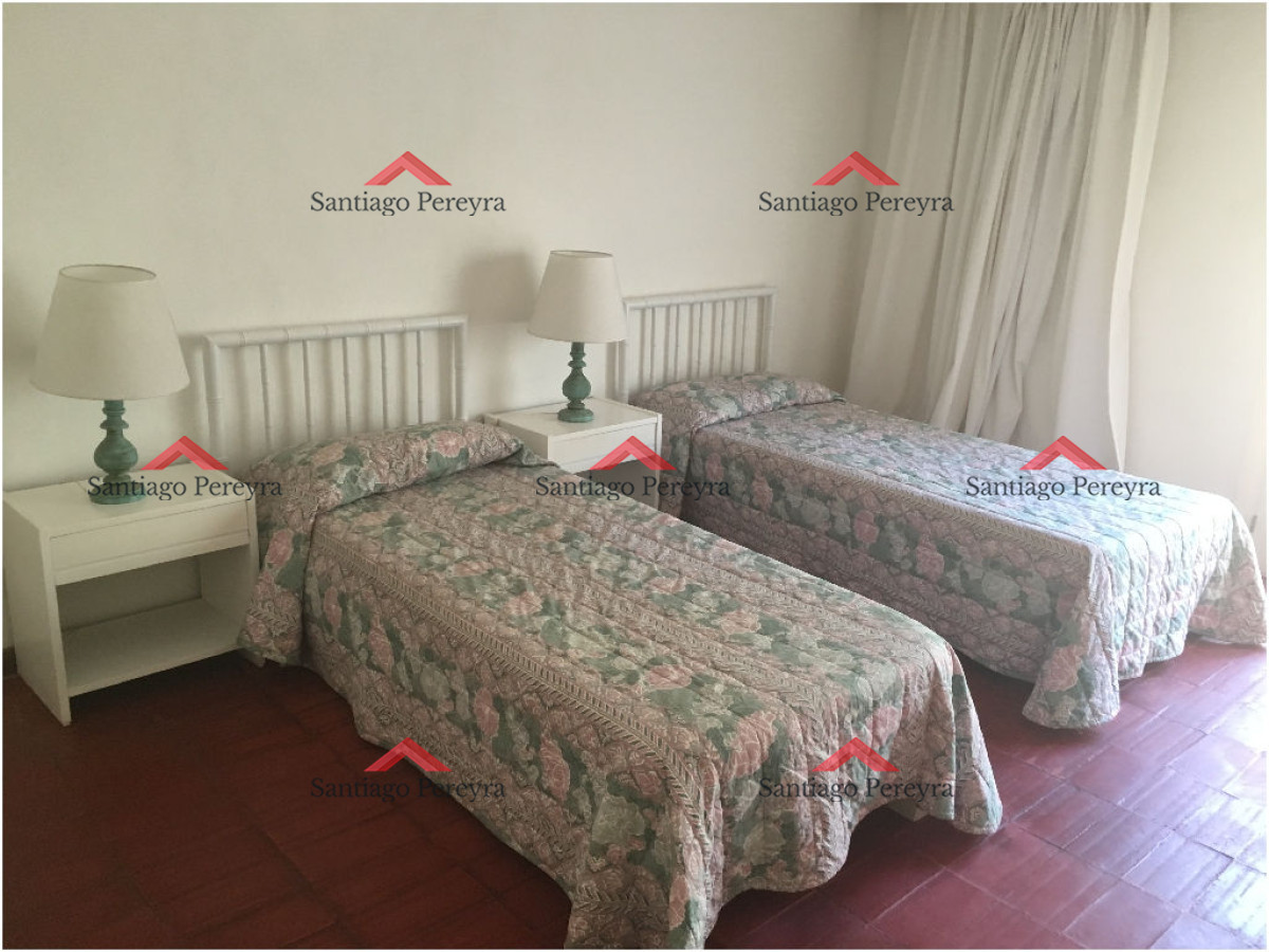 Apartamento ID.13925 - VENTA DE APARTAMENTO DE 4 DORMITORIOS EN ZONA FARO PUNTA DEL ESTE 