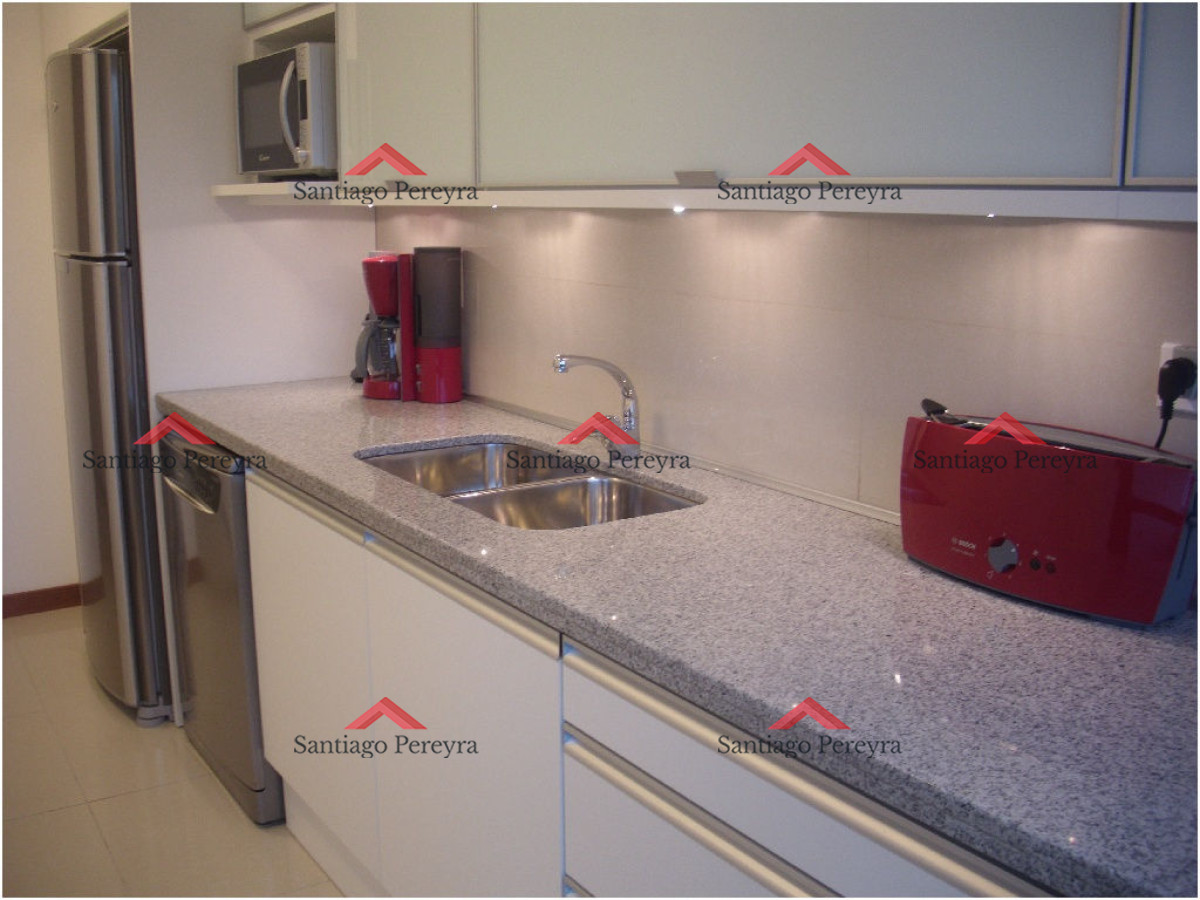 Apartamento ID.7962 - Apartamento en Venta y Alquiler, Brava, Punta del Este, 3 Dormitorios.