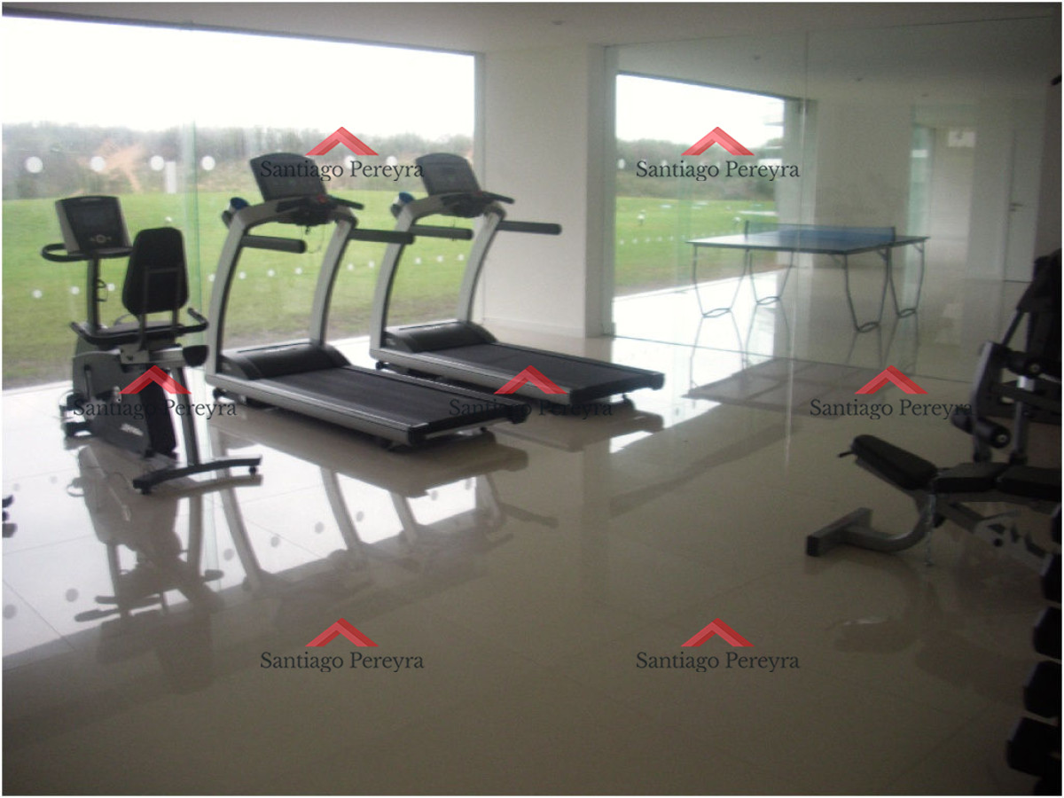 Apartamento ID.7962 - Apartamento en Venta y Alquiler, Brava, Punta del Este, 3 Dormitorios.