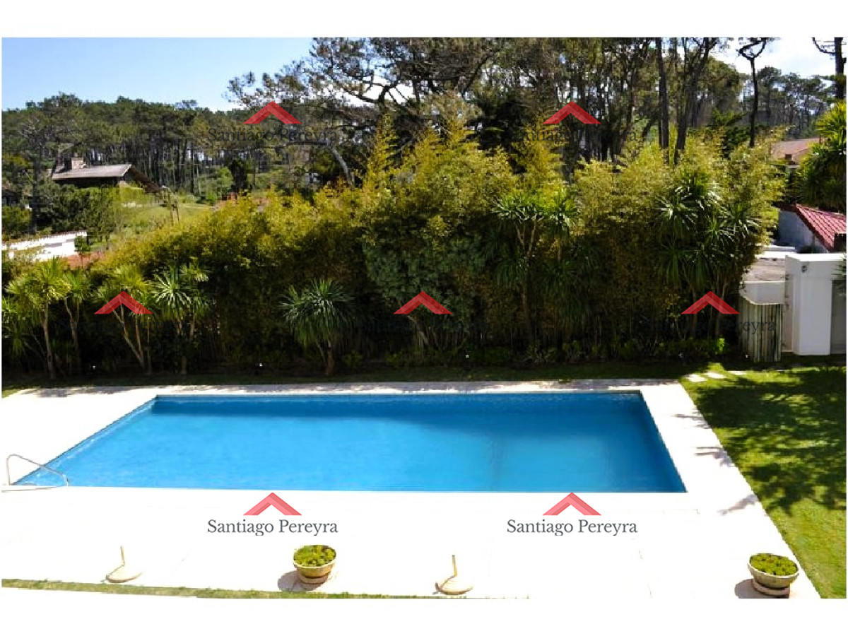 Apartamento ID.12975 - Apartamento en Venta y Alquiler, Brava, Punta del Este, 3 Dormitorios.