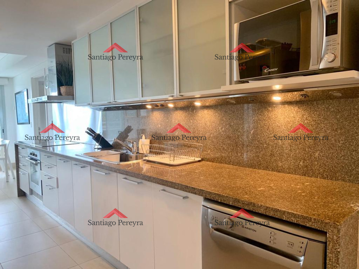Apartamento ID.7964 - Apartamento en Venta y Alquiler, Brava, Punta del Este, 3 Dormitorios.