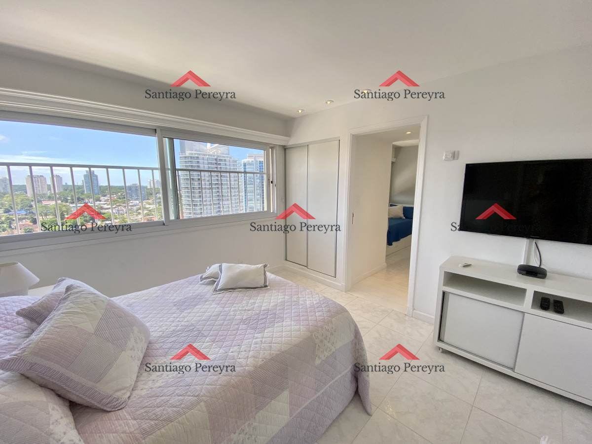 Apartamento ID.8115 - Apartamento en Venta y Alquiler, Mansa, Punta del Este, 4 Dormitorios.