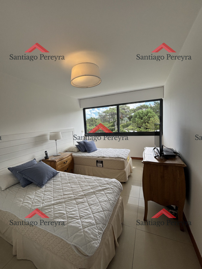 Apartamento ID.7962 - Apartamento en Venta y Alquiler, Brava, Punta del Este, 3 Dormitorios.
