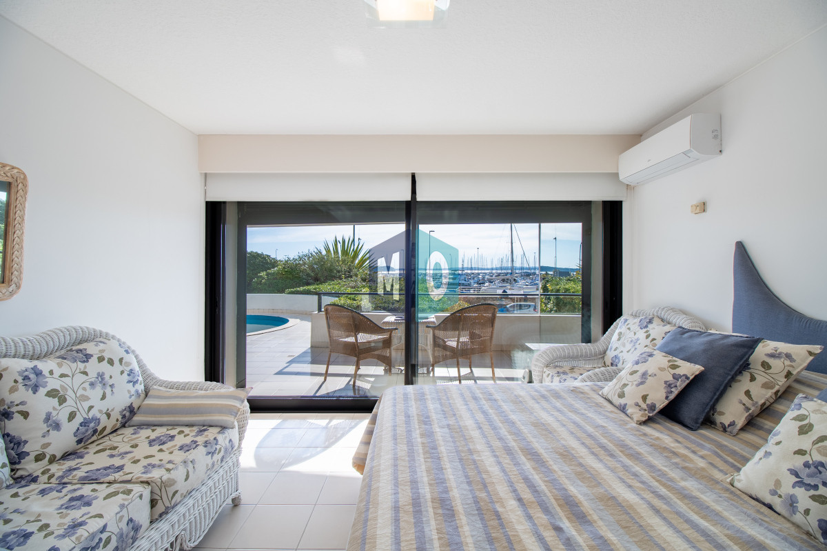 Apartamento ID.1094 - Sólido apartamento en venta, Península, Punta del Este, 3 Dormitorios.