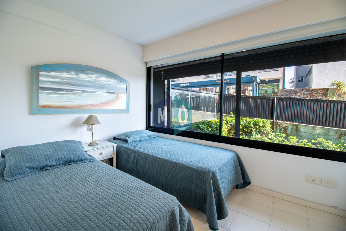 Apartamento ID.1094 - Sólido apartamento en venta, Península, Punta del Este, 3 Dormitorios.