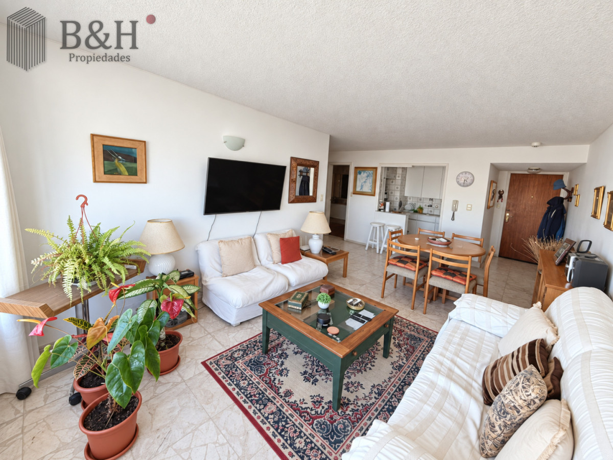 Apartamento ID.6724 - Apartamento en Venta y Alquiler, Peninsula, Punta del Este, 1 Dormitorios.