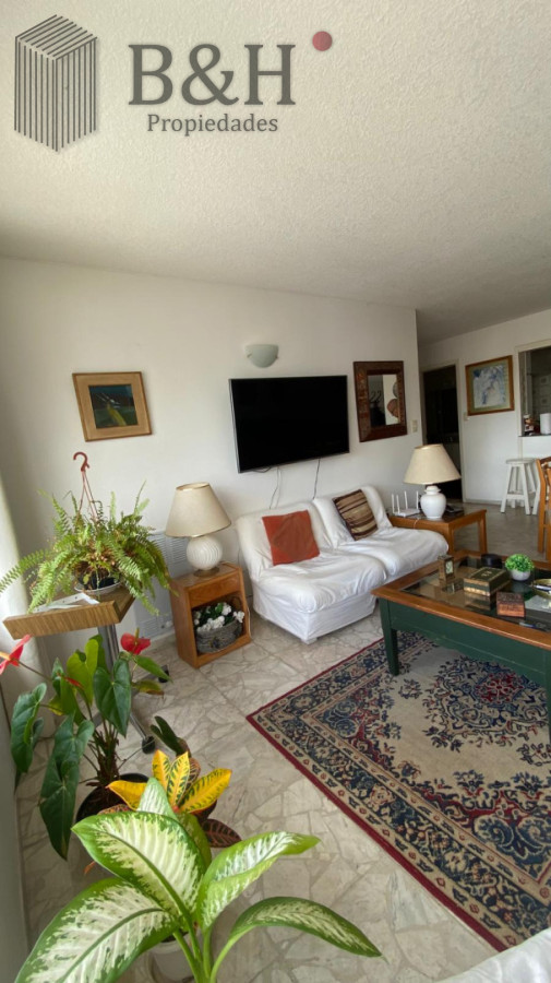 Apartamento ID.6724 - Apartamento en Venta y Alquiler, Peninsula, Punta del Este, 1 Dormitorios.