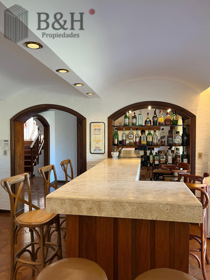 Casa ID.5920 - Alquiler Importante casa en Barrio Lugano