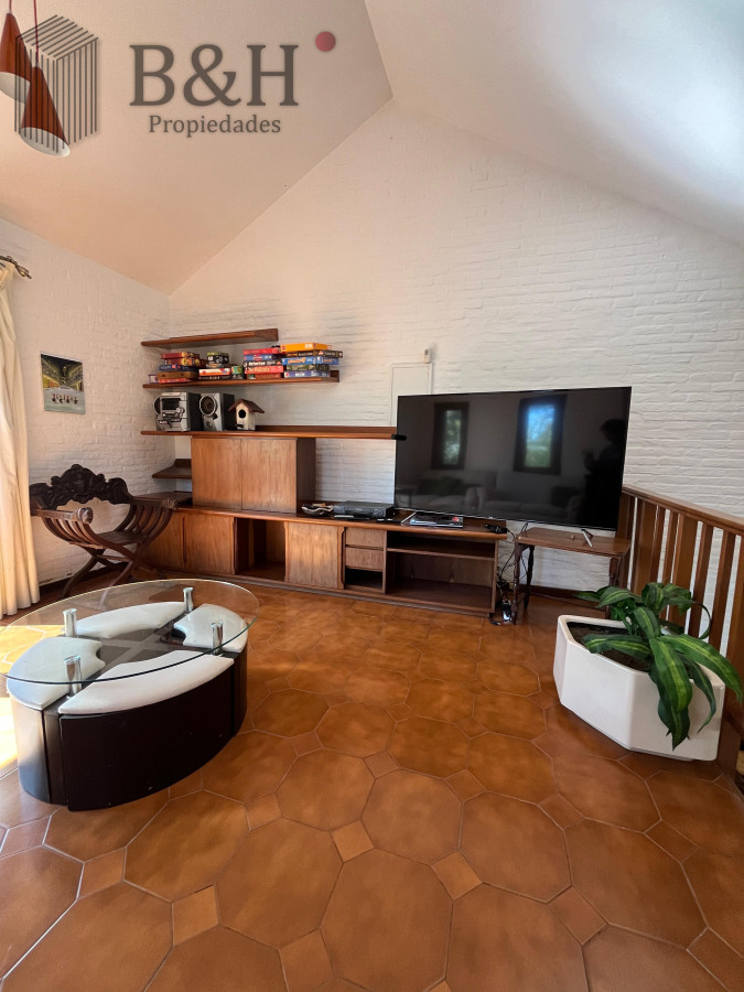 Casa ID.5920 - Alquiler Importante casa en Barrio Lugano