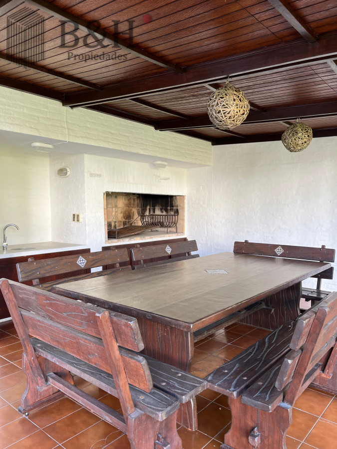 Casa ID.5920 - Alquiler Importante casa en Barrio Lugano