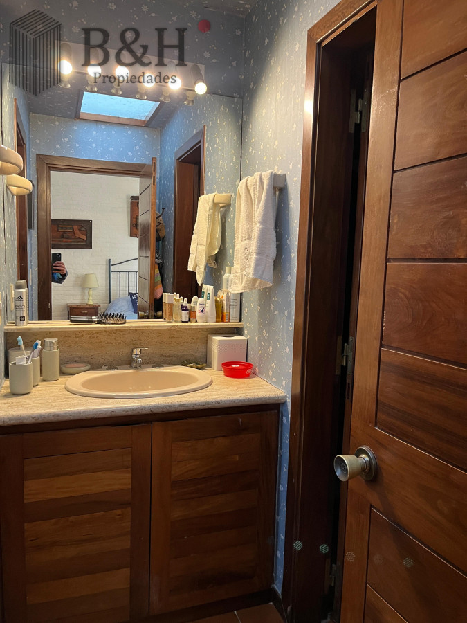 Casa ID.5920 - Alquiler Importante casa en Barrio Lugano