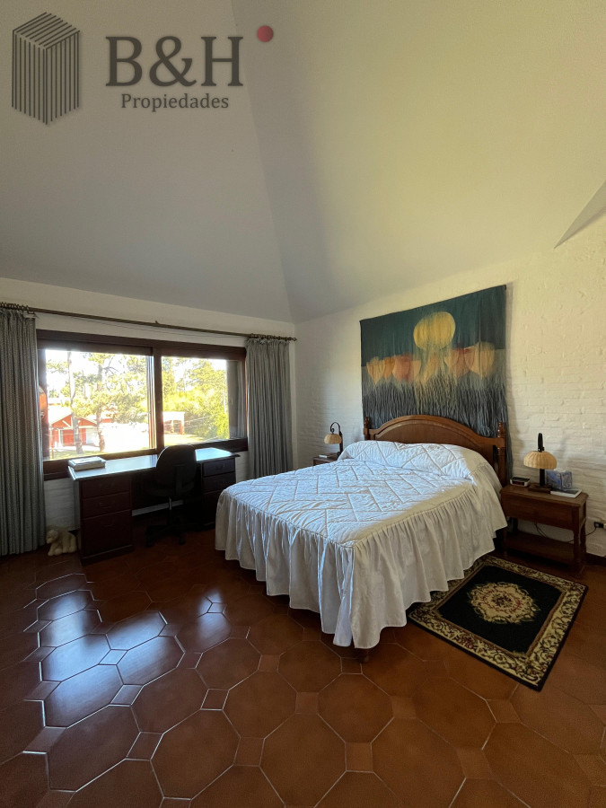 Casa ID.5920 - Alquiler Importante casa en Barrio Lugano