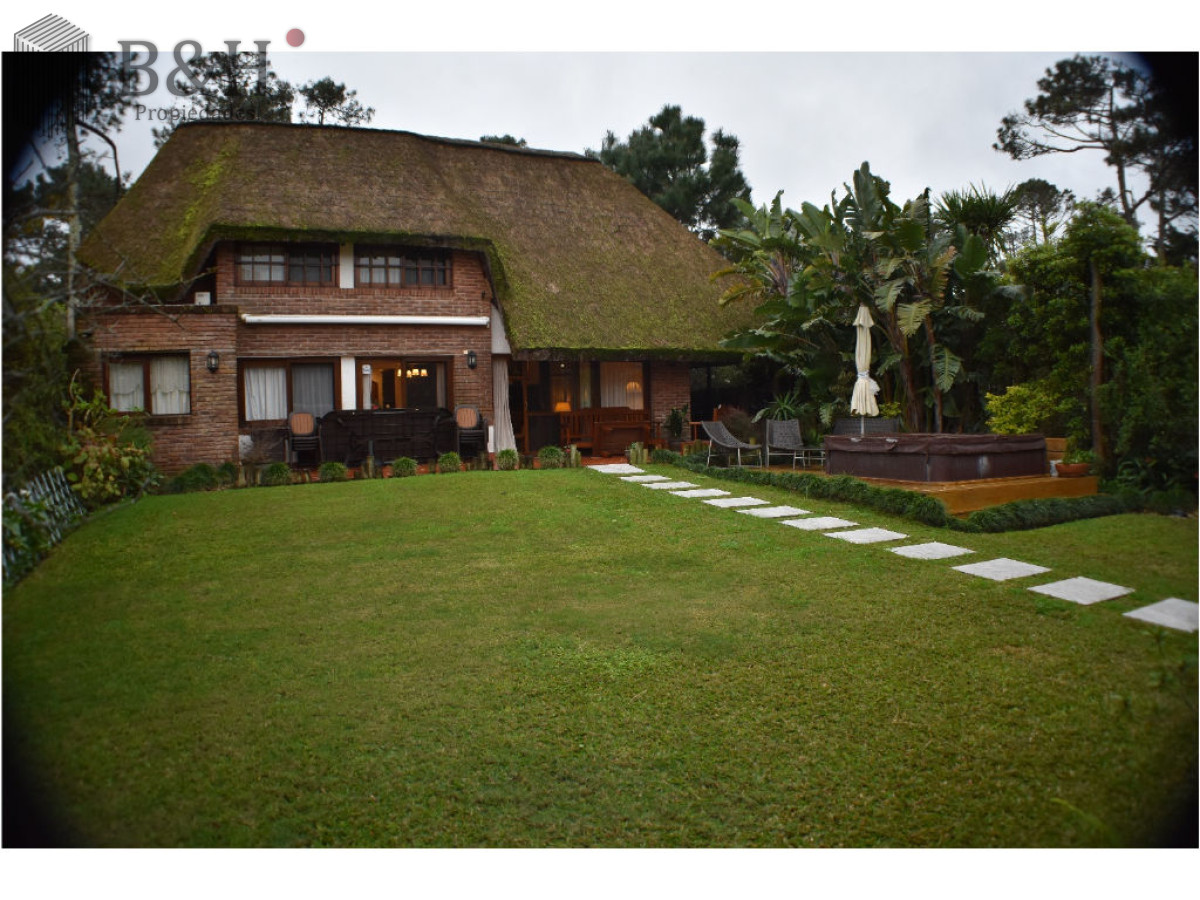 Casa ID.6764 - Casa en Venta y Alquiler, San Rafael, Punta del Este, 3 Dormitorios.