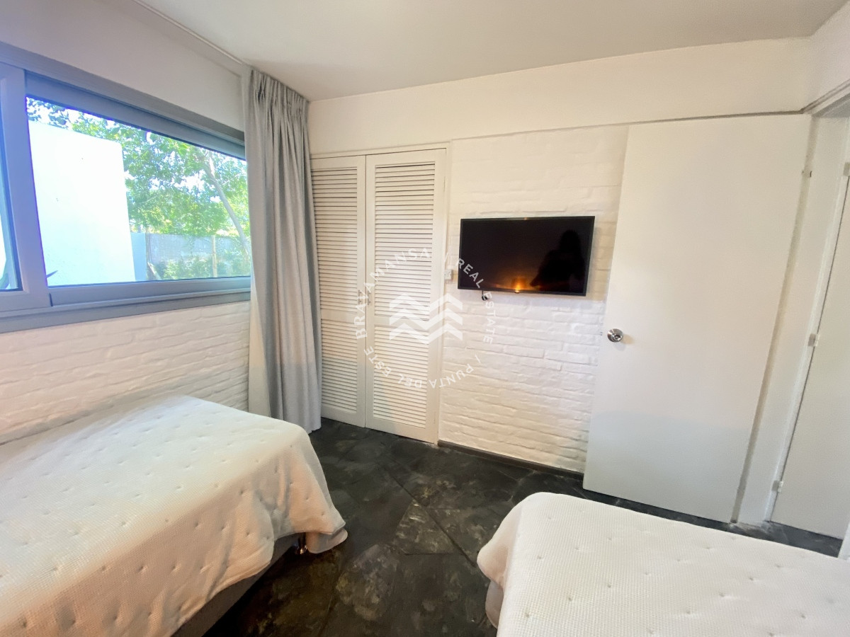 Casa ID.239 - Casa en Alquiler de 4 Dormitorios en Barrio San Rafael Punta del Este