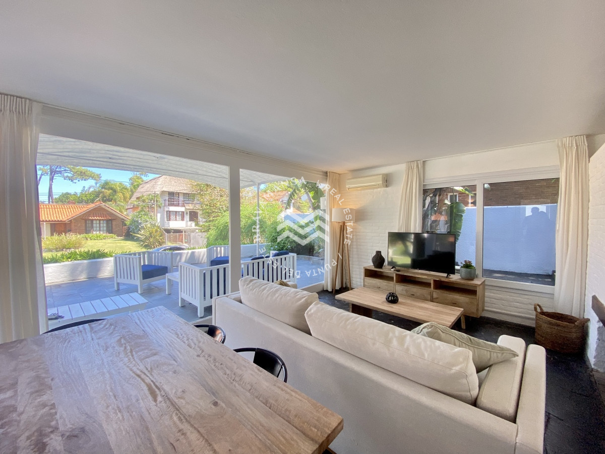 Casa ID.239 - Casa en Alquiler de 4 Dormitorios en Barrio San Rafael Punta del Este