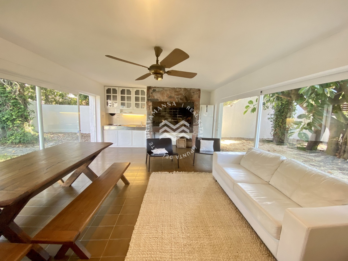 Casa ID.239 - Casa en Alquiler de 4 Dormitorios en Barrio San Rafael Punta del Este