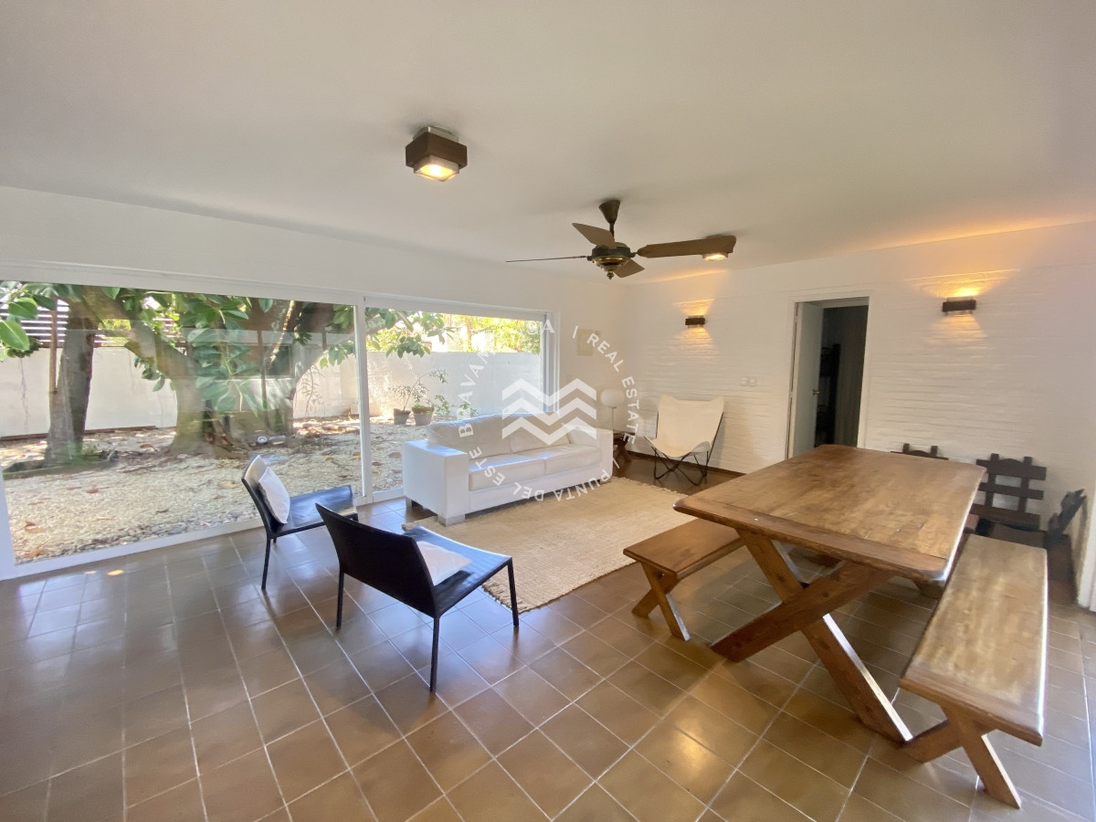 Casa ID.239 - Casa en Alquiler de 4 Dormitorios en Barrio San Rafael Punta del Este