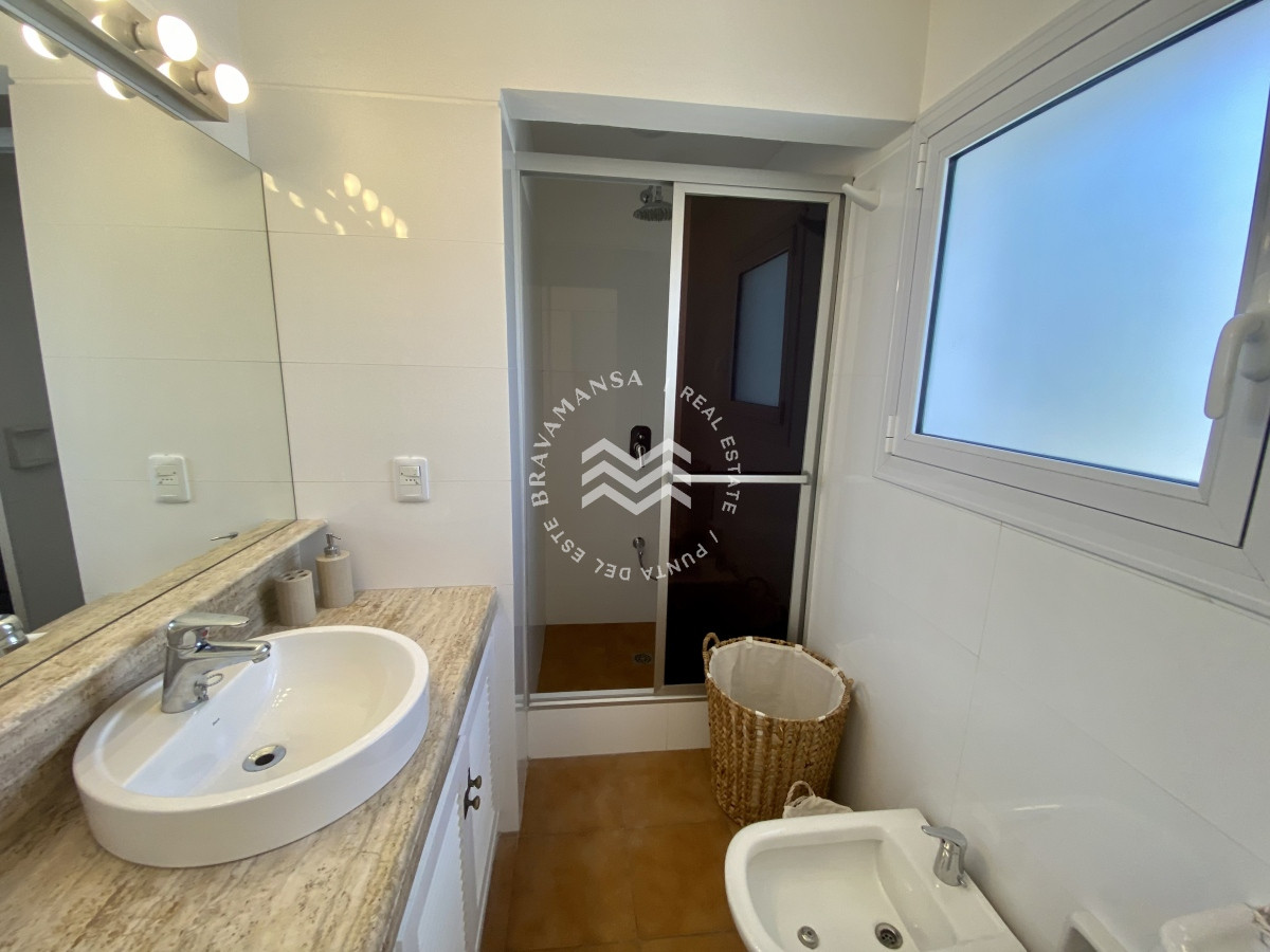 Casa ID.239 - Casa en Alquiler de 4 Dormitorios en Barrio San Rafael Punta del Este