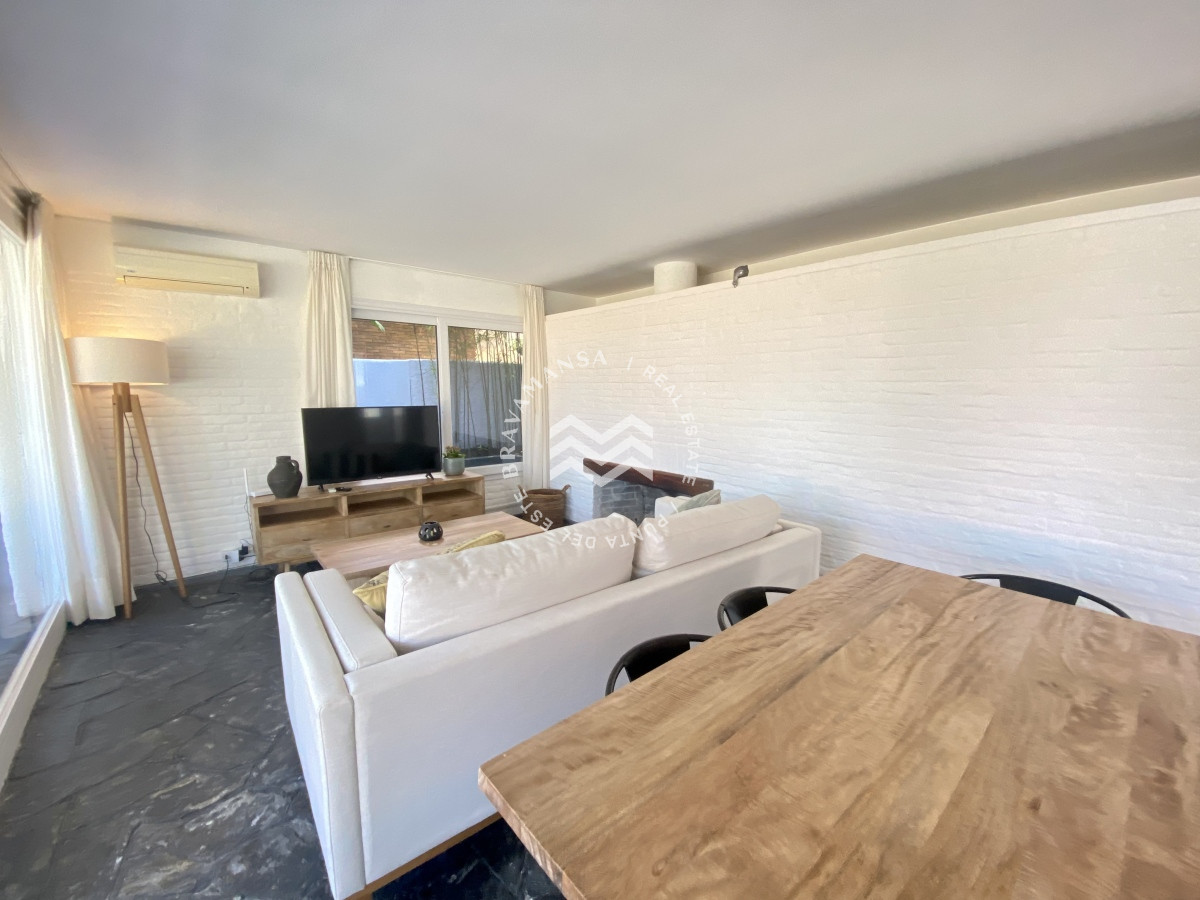 Casa ID.239 - Casa en Alquiler de 4 Dormitorios en Barrio San Rafael Punta del Este