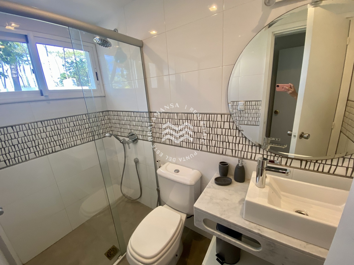 Casa ID.239 - Casa en Alquiler de 4 Dormitorios en Barrio San Rafael Punta del Este