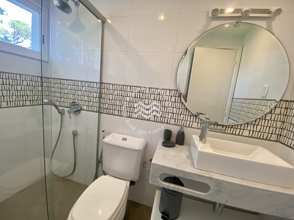 Casa ID.239 - Casa en Alquiler de 4 Dormitorios en Barrio San Rafael Punta del Este