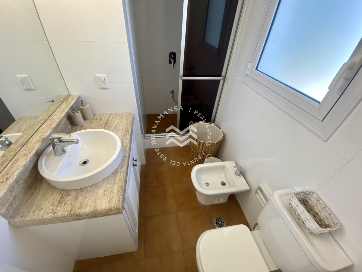 Casa ID.239 - Casa en Alquiler de 4 Dormitorios en Barrio San Rafael Punta del Este